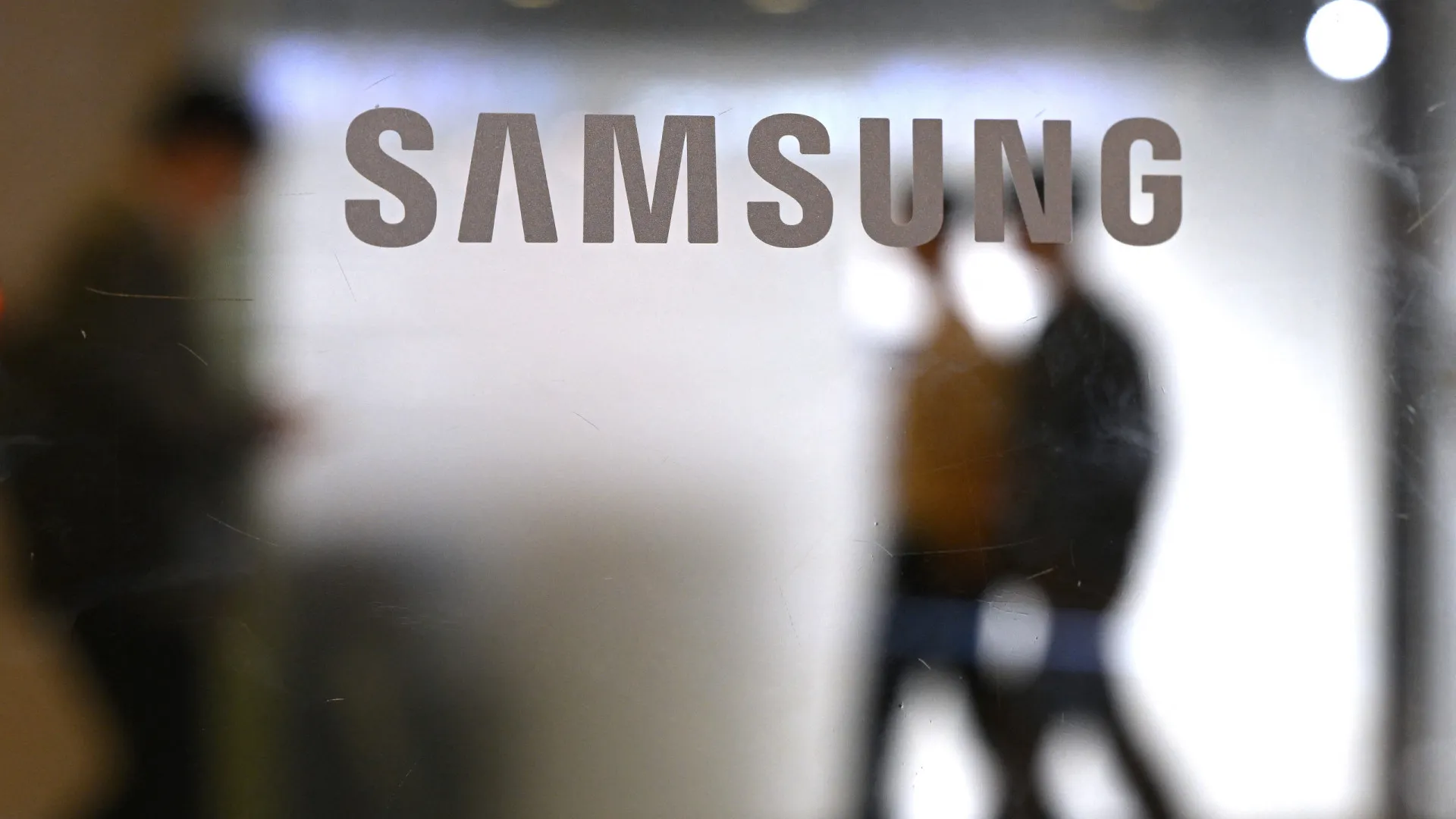 Após lucro de US$ 5,36 bi, Samsung prevê avanço limitado em meio a dificuldades com chips