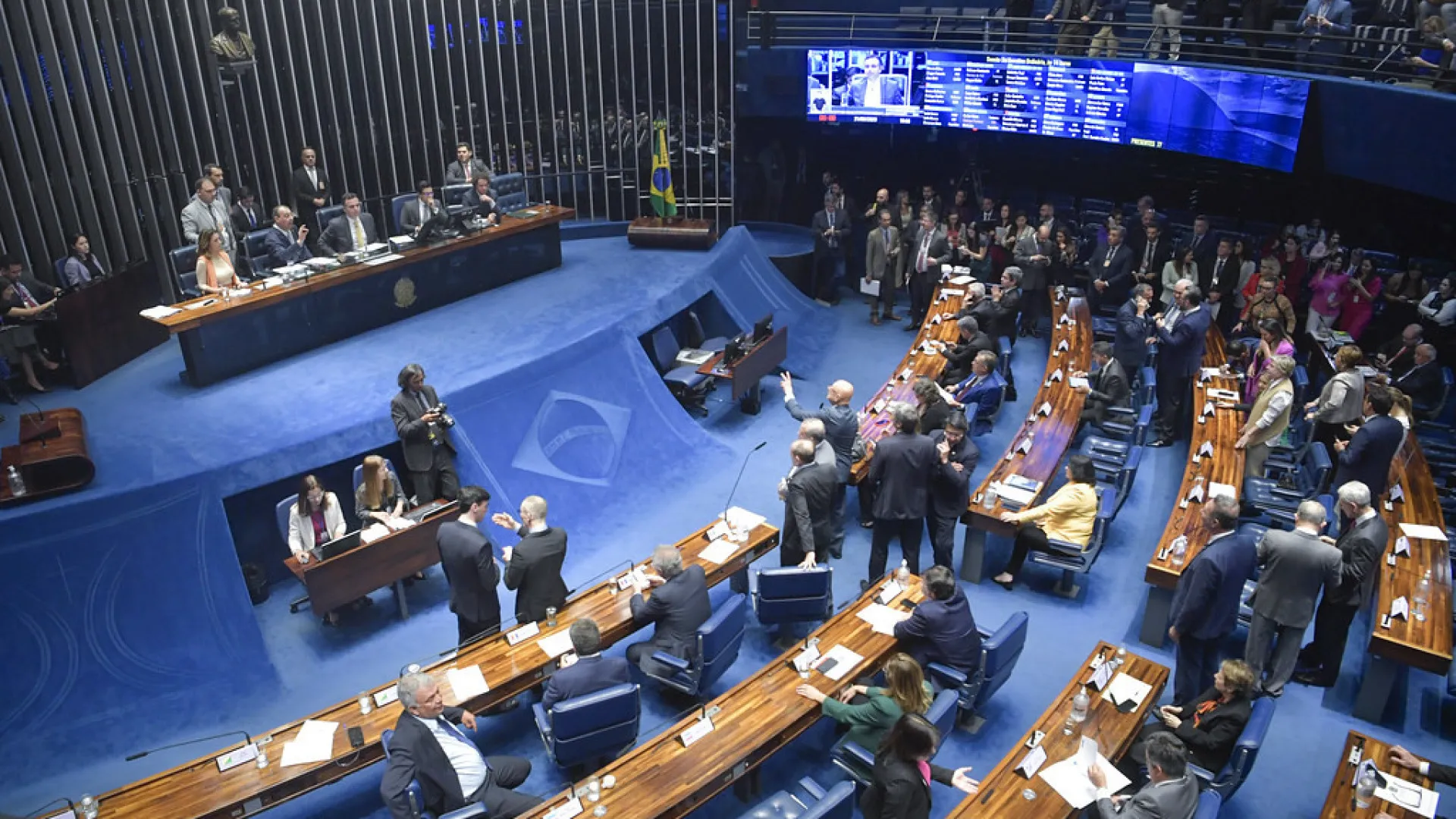 Câmara e Senado elegem novos presidentes; entenda
