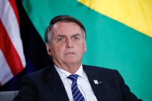 Denúncia da PGR contra Bolsonaro está entre as principais manchetes internacionais – Política – CartaCapital