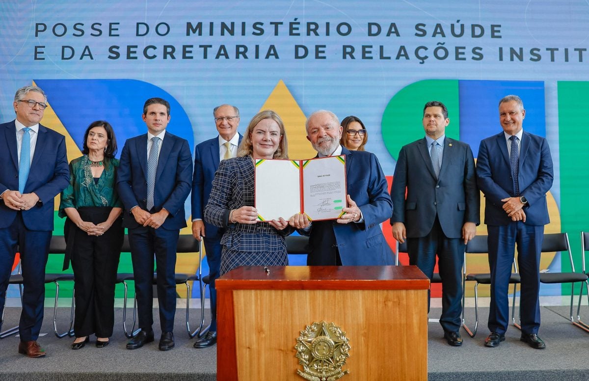 Gleisi acena a Haddad e elogia Moraes no 1º discurso como ministra de Lula – Política – CartaCapital