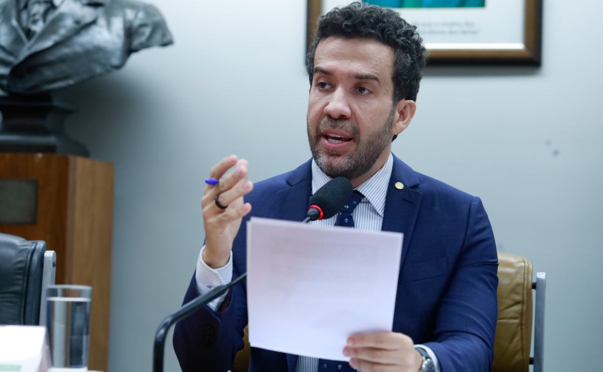 Janones fecha acordo com a PGR e pagará R$ 157 mil para encerrar caso da rachadinha – Justiça – CartaCapital