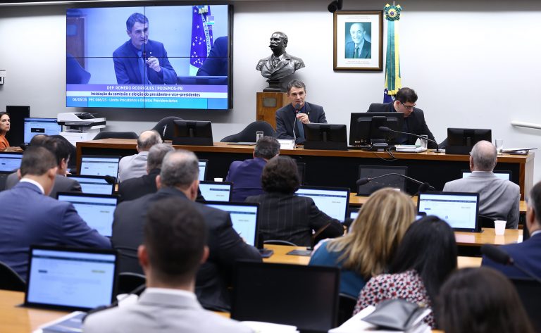 Instalação da Comissão e Eleição do Presidente e dos Vice-Presidente. Dep. Romero Rodrigues (PODE - PB)