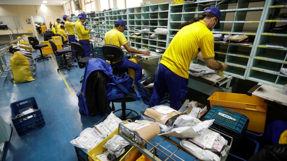 Correios anunciam pacote de medidas para conter prejuízo
