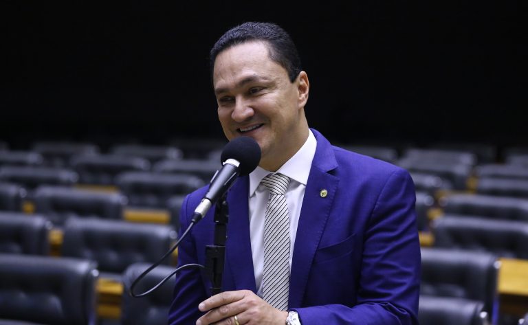 Discussão e votação de propostas. Dep. André Ferreira(PL - PE)