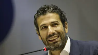 Lula assina MP que isenta conta de luz para mais pobres