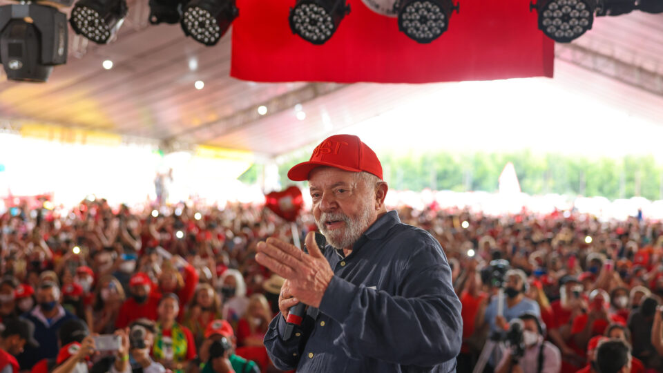 Lula promete botijão de gás gratuito para população de baixa renda