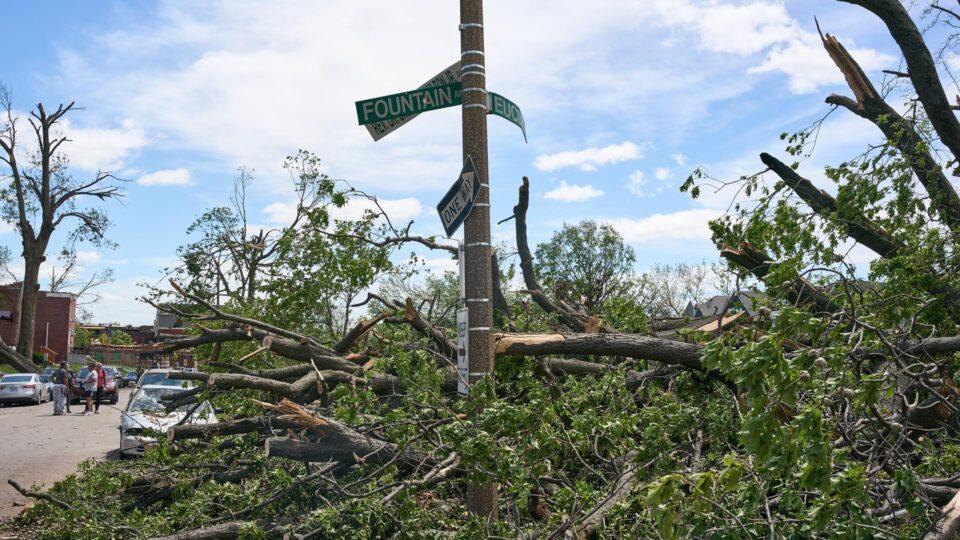 Tornados deixam pelo menos 21 mortos no centro dos EUA