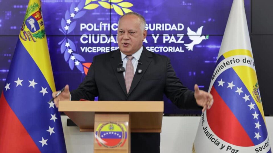 Venezuela suspende voos da Colômbia