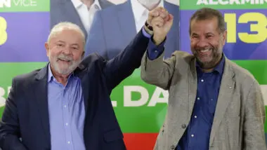 a máquina de "filiar" aposentados