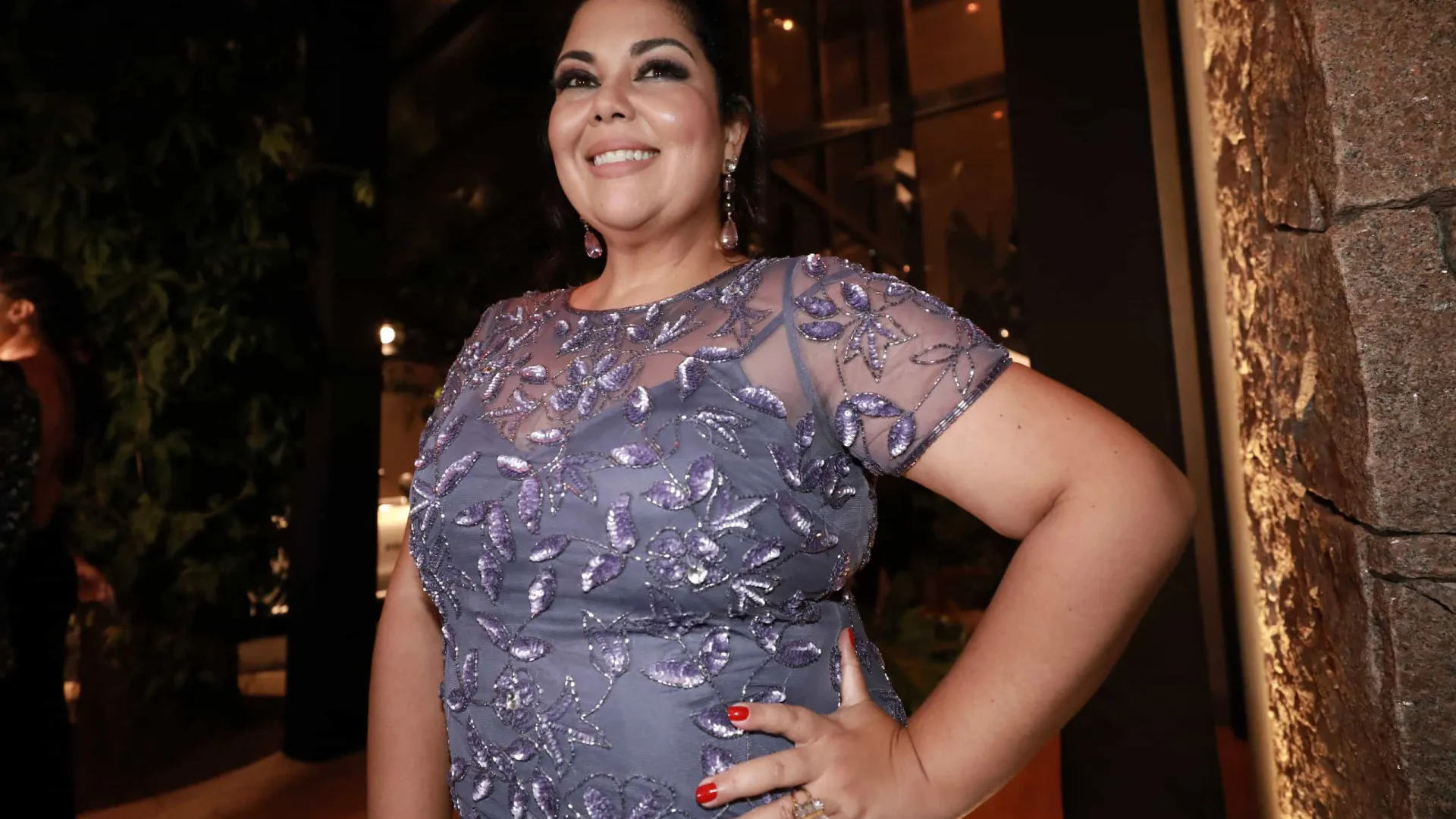 Fabiana Karla encarna Marisa Maiô e diverte a web