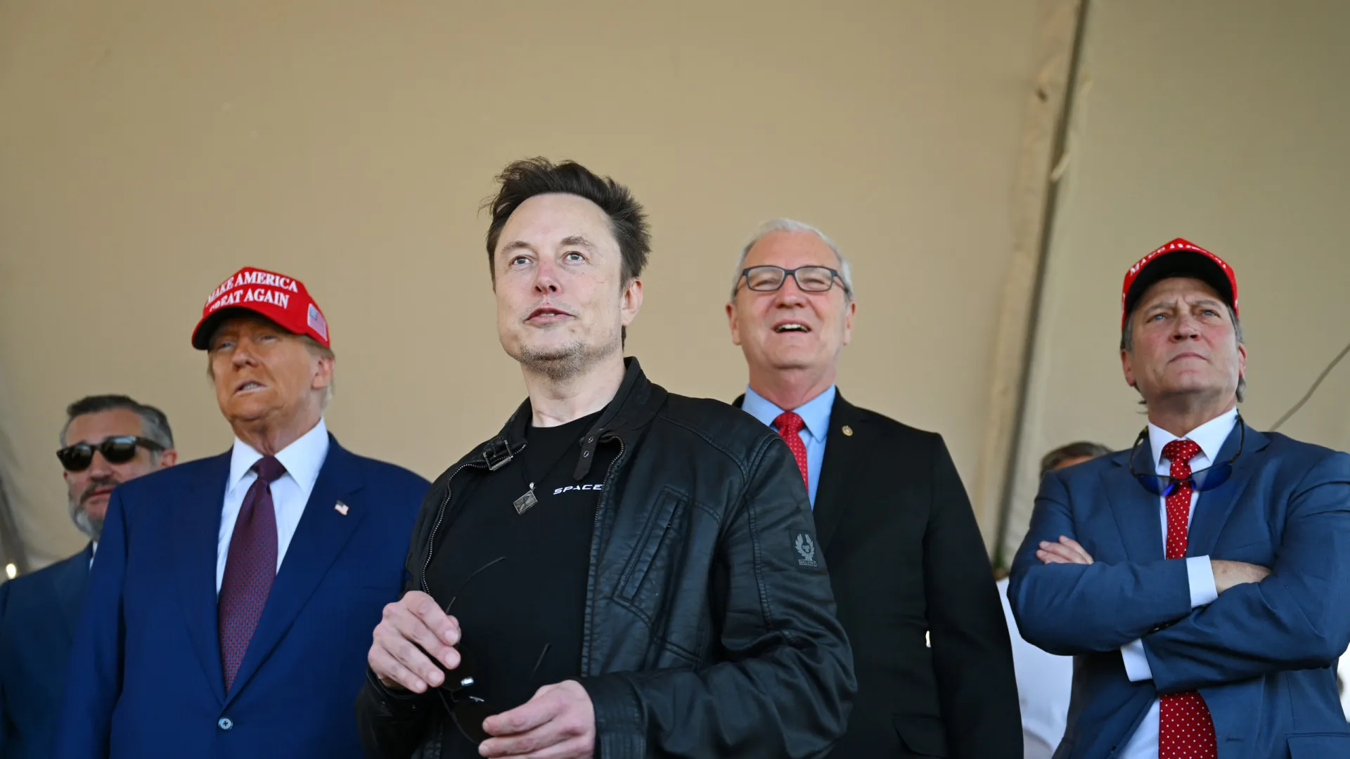 Pentágono busca alternativa à SpaceX após tensão entre Trump e Musk