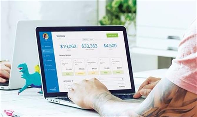 COm o Fresh Books (veja a descrição abaixo), fica mais fácil cuidar da contabilidade dos pequenos negócios