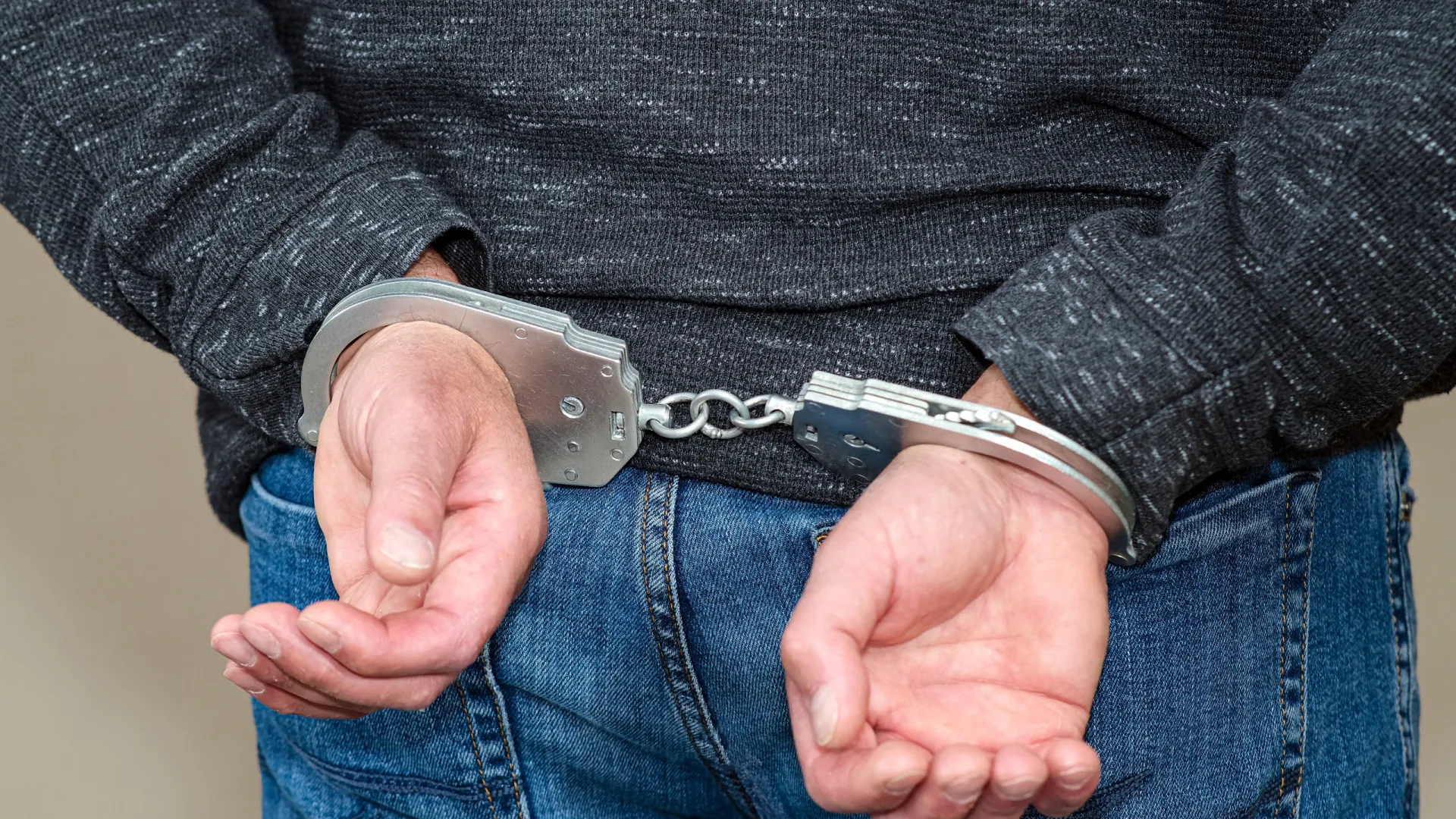 Delegada diz que padrasto de jovem envenenado cometeu abuso sexual contra enteados