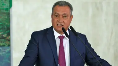 esquerda busca convencer com meme e IA