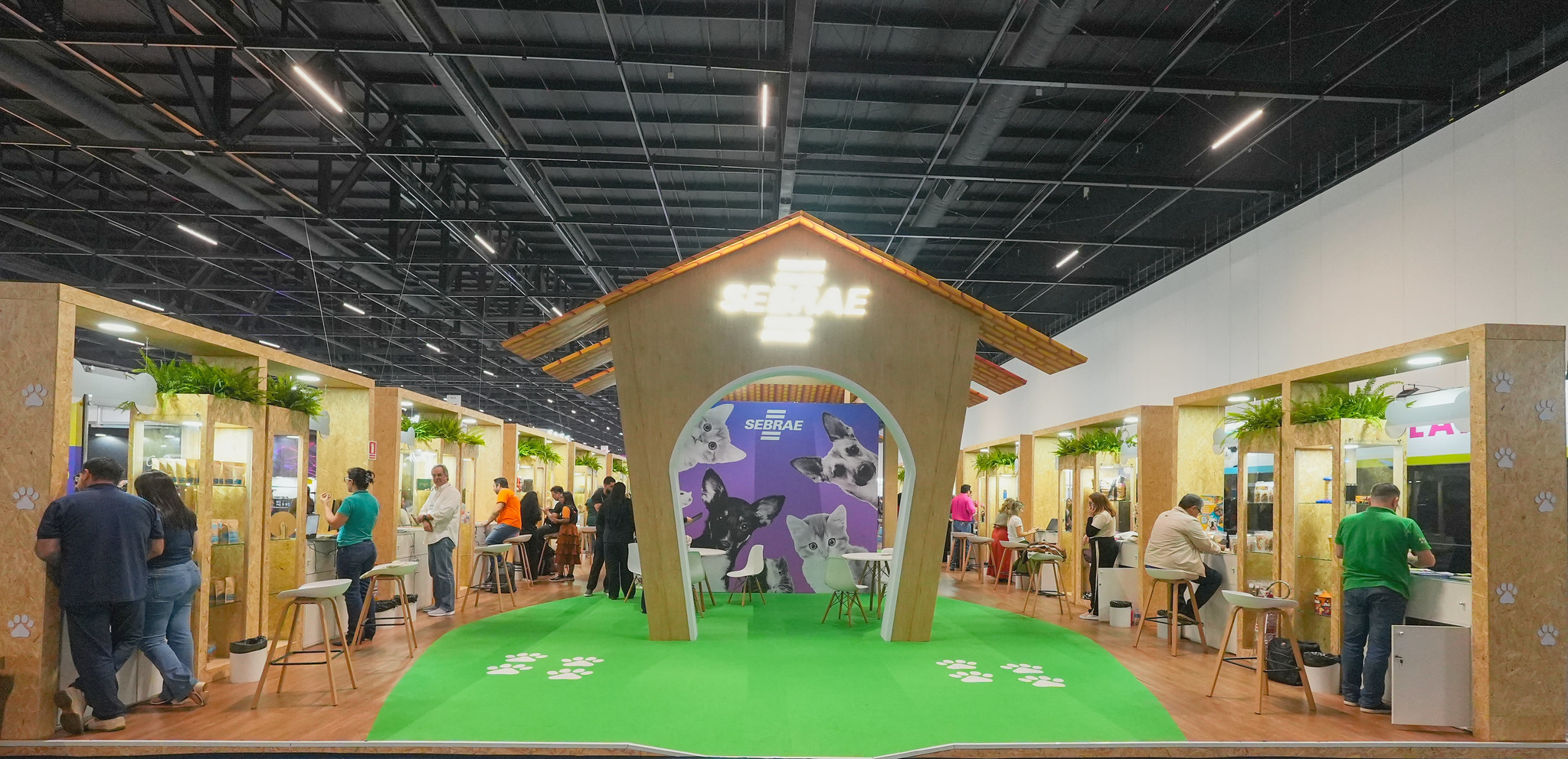 Estande do Sebrae-SP apresenta inovações na feira Pet South America | ASN São Paulo