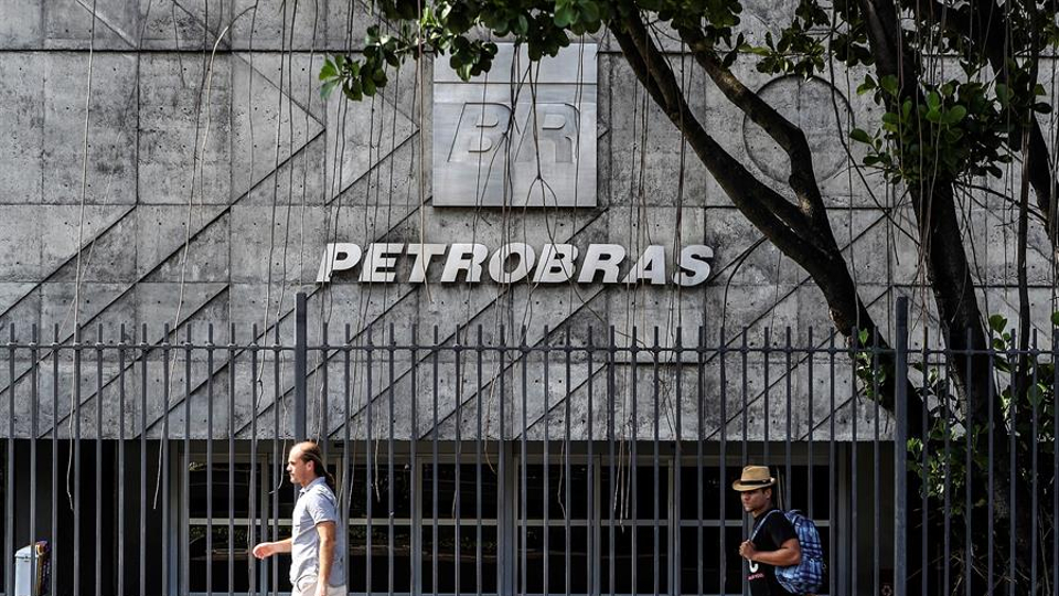 Petrobras perde R$ 32 bilhões em valor de mercado após balanço
