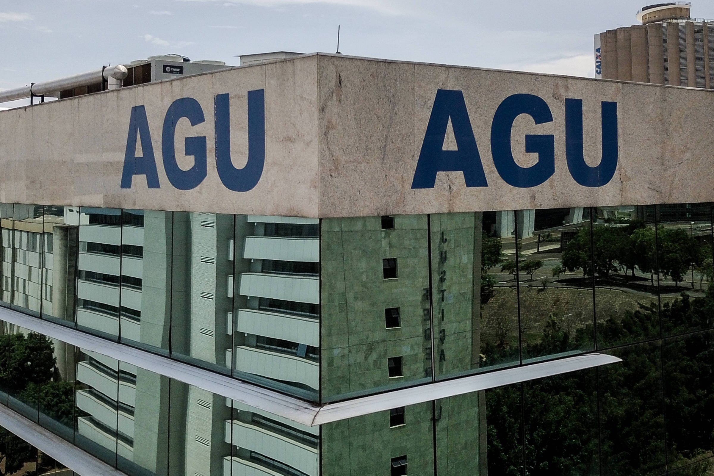 Supersalários na AGU comprometem o ideal republicano - 05/08/2025 - Opinião