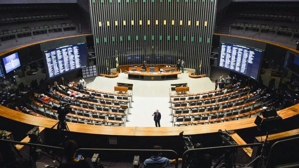 oposição quer tirar taxação de ricos