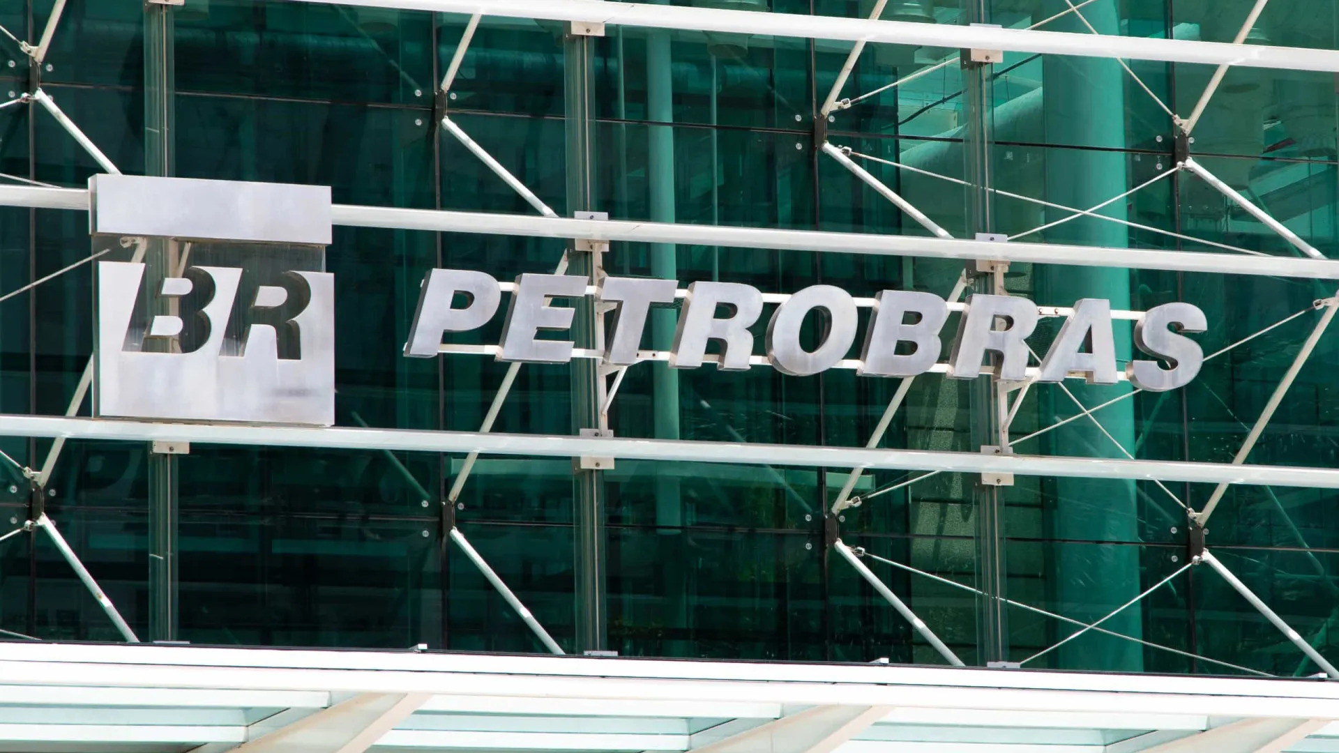 Petrobras tenta reverter lei que propõe fim de refinaria de Fortaleza