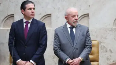 Hugo Motta quer votar isenção do IR nesta quarta-feira (1º). Medida é a principal aposta para reeleição de Lula (PT)