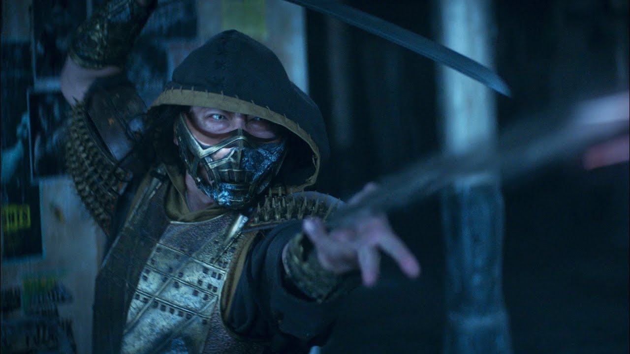 personagem-scorpion-de-mortal-kombat-com-armadura-dourada-se-preparando-para-batalha