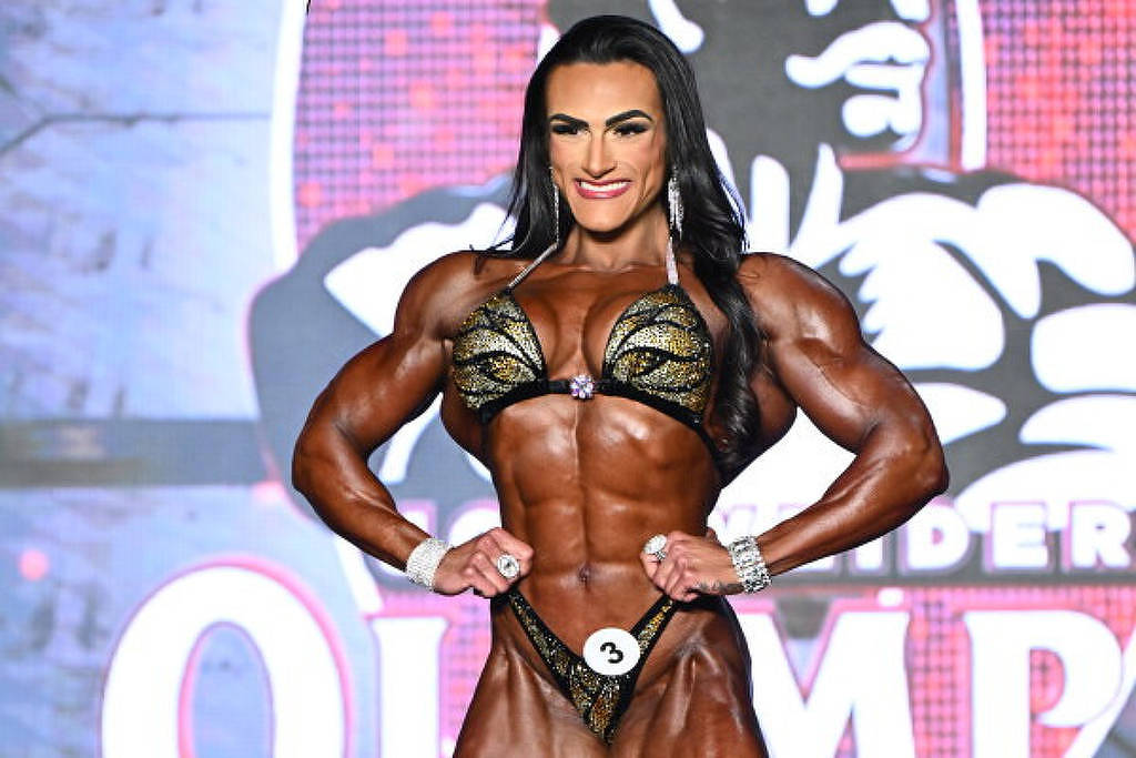 Natalia Coelho vence o Olympia 2025 na Women's Physique - 11/10/2025 - Músculo