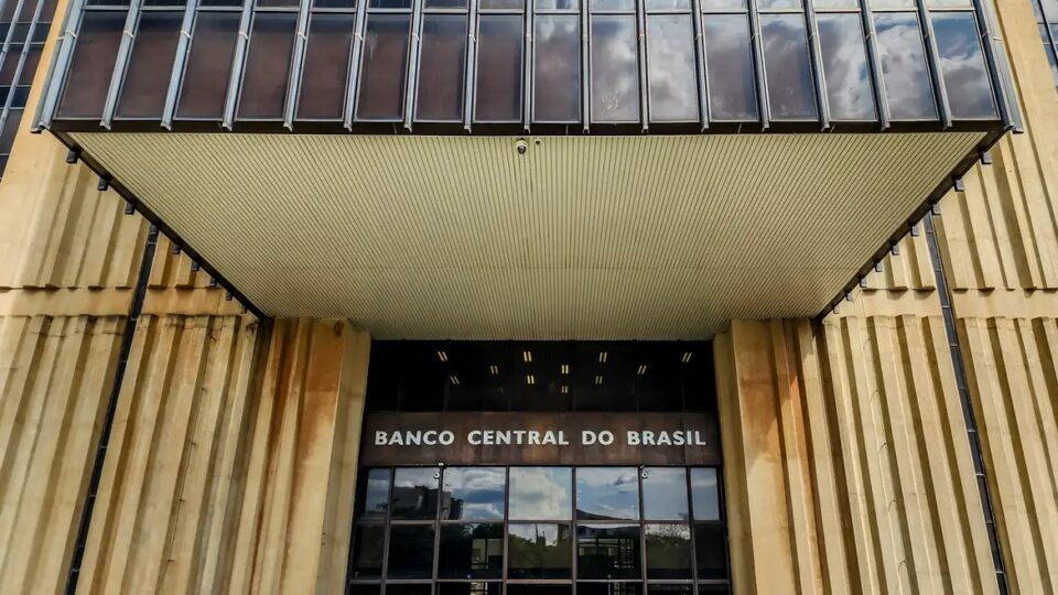 Intervenção do BC no Master expõe bancos menores