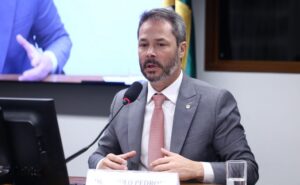 A problemática estética e operacional dos cabos de energia, telefonia, tv e internet. Dep. Saulo Pedroso (PSD - SP)