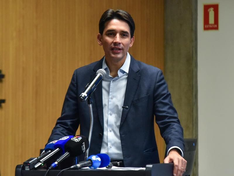 Sílvio Costa e Filho anuncia saída do governo para disputar o Senado