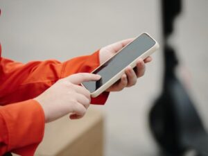 Entidades cobram ajustes em projeto de regulação do trabalho por app