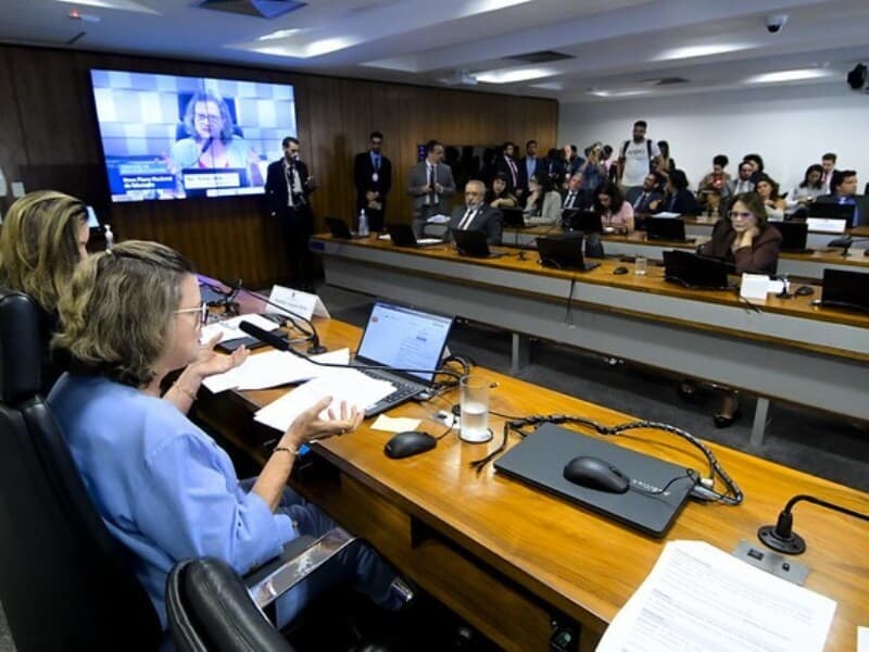 Comissão de Educação do Senado aprova projeto que institui o novo PNE