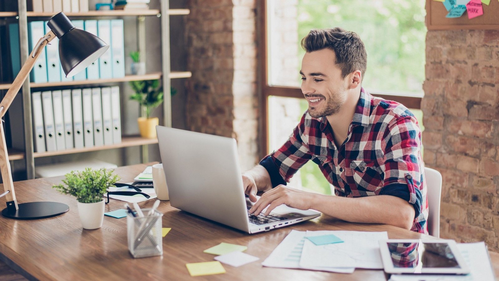 Home office: 90 vagas para trabalho remoto [17/03]