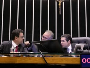 Vaga no TCU embaralha acordos e tensiona a Câmara; veja quem disputa