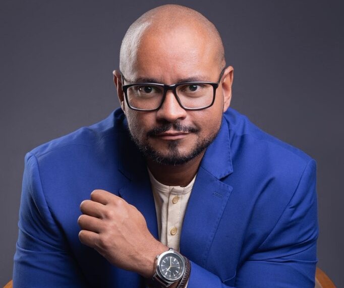 Formamos executivos profundos em finanças, operações, tecnologia, marketing ou pessoas. Criamos estruturas funcionais eficientes, métricas precisas e carreiras baseadas no domínio técnico crescente.