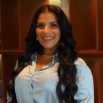 De vendedora de bolos na infância a empresária reconhecida em eventos de alto padrão, a trajetória de Dyana Kelly é marcada por coragem, fé e propósito. Fundadora da Day Boutique, a empreendedora construiu sua marca muito antes de abrir oficialmente as portas da loja.