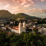 Como Valença, no interior do Rio de Janeiro, se transformou em um polo internacional de odontologia, atraiu mais de mil dentistas estrangeiros em 2025 e criou um modelo que mistura ciência, impacto social e desenvolvimento econômico