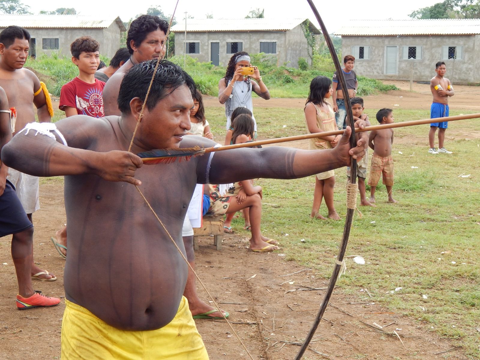 Uma parceria entre a Associação Indígena Berê Xikrin e a Transpetro deu início ao projeto “Kurkràdjá Xikrin Transpetro“, que leva atividades esportivas e formação em sustentabilidade para a Terra Indígena Bacajá, no Pará. Com duração de 12 meses, a iniciativa promove a integração entre jovens e adultos, unindo práticas tradicionais, como o arco e flecha, ao desenvolvimento humano e à proteção ambiental.