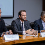 Governo quer usar alta do petróleo para reduzir impostos sobre gasolina