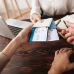 Agente de viagens mata colega e esconde corpo no local de trabalho