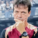 Diniz recupera André após quase saída, expulsões e queda de rendimento