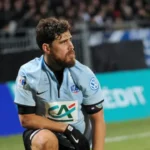 Ex-jogador sofre mal súbito e morre a caminho do estádio aos 43 anos