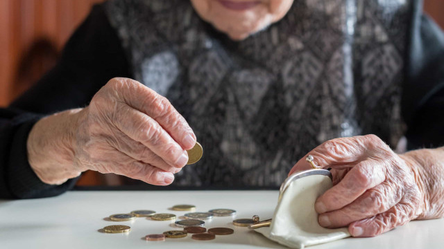 Idosos têm direito aos R$1621 do INSS sem ter contribuído