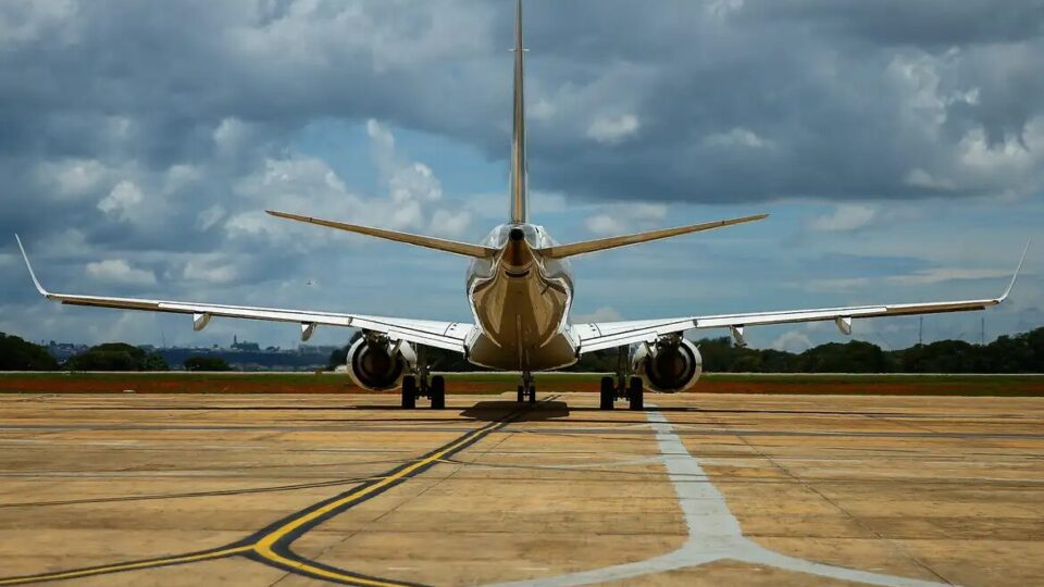 Governo prorroga isenção de combustível de aviação e biodiesel