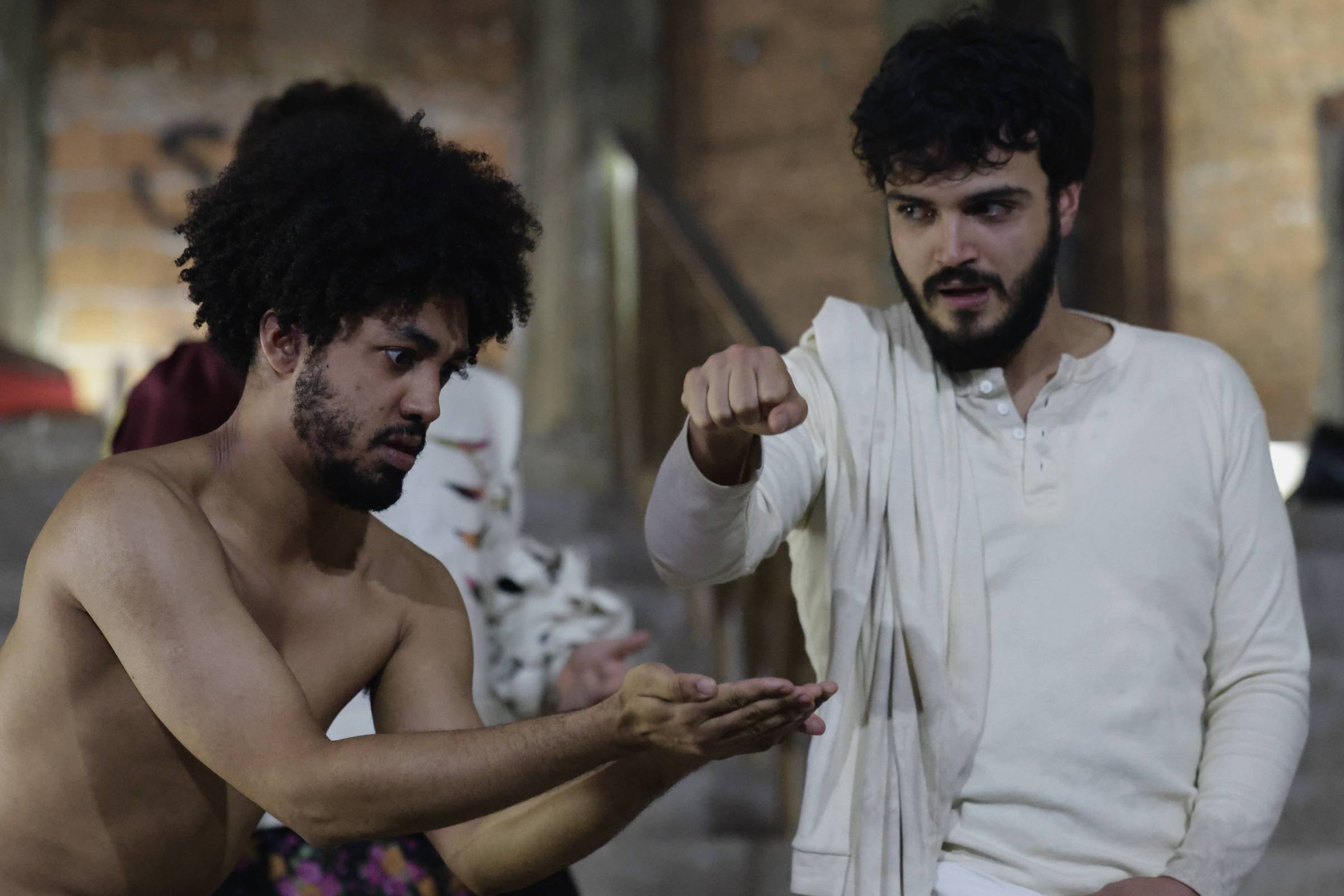 Nu Cine Copan recebe montagem de Tom Stoppard - 30/05/2026 - Mise-en-scène