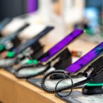 Brasileiros trocam celulares novos por seminovos premium, diz relatório