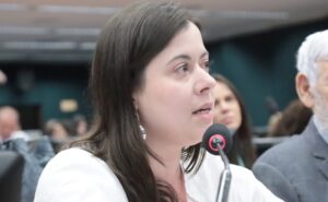 Discussão e votação de propostas legislativas. Dep. Sâmia Bomfim (PSOL - SP)