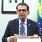 Deputado Reimont (PT-RJ) fala em comissão da Câmara dos Deputados