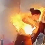 Influenciadora sofre queimaduras graves após carregador explodir; vídeo