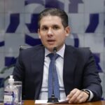 Motta preside a reunião do Colégio de Líderes