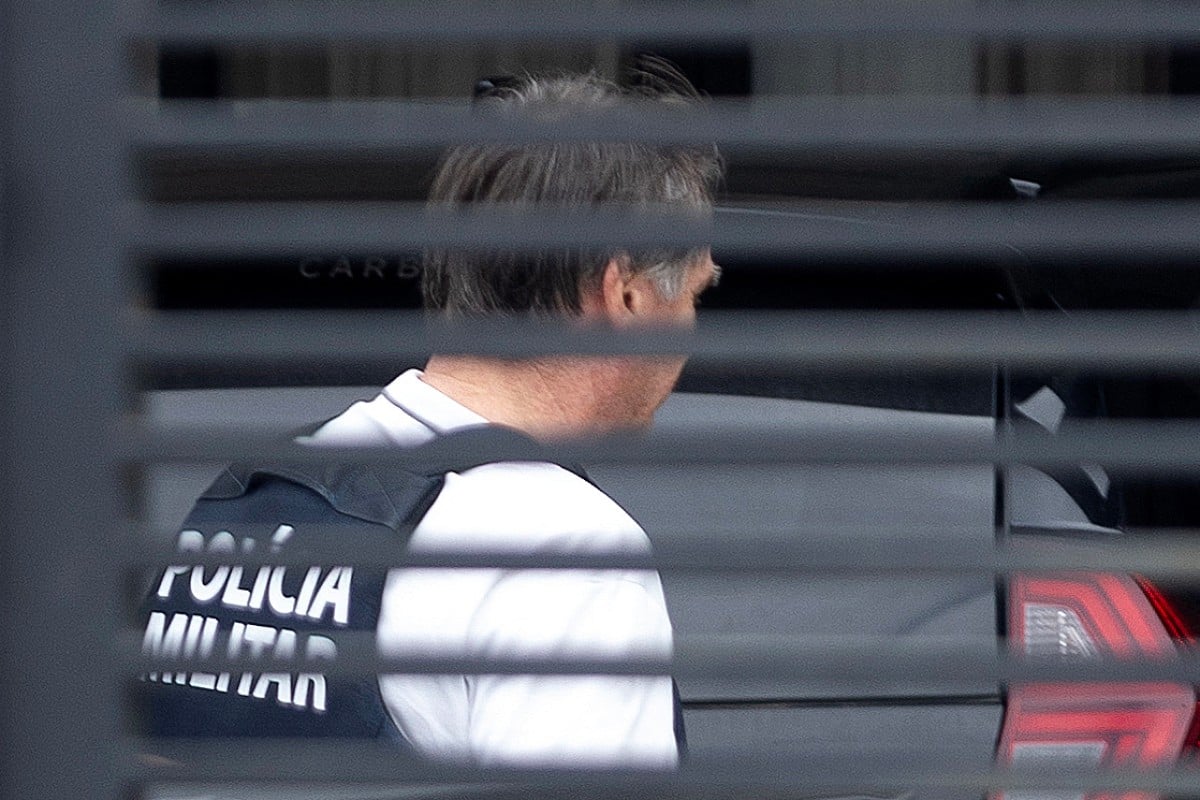 Polícia indicia militar parado em blitz com arma de Bolsonaro, mas poupa o ex-presidente – CartaCapital